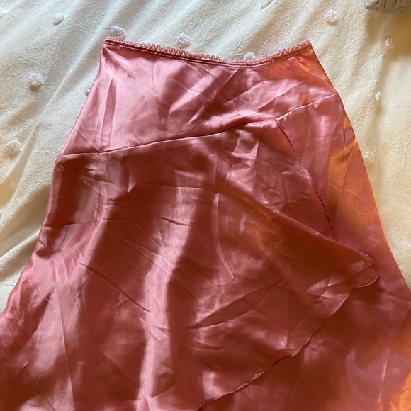 MIDI Layered Pink Skirt - Picture 2 of 3